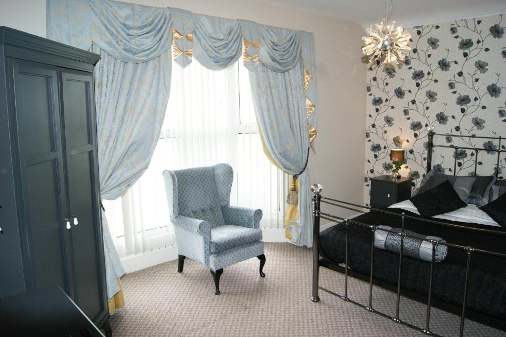 Dexby Townhouse Hotel Cardiff Room photo